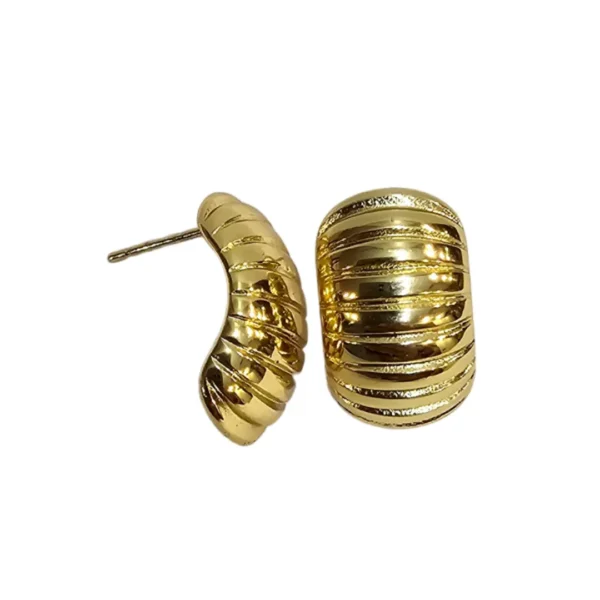 Half C earrings 1