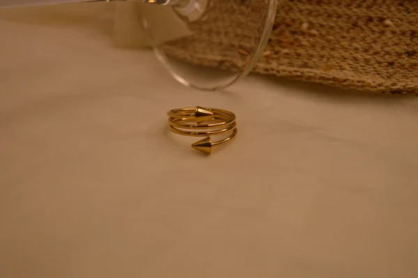 3 Lines - Arrow Ring