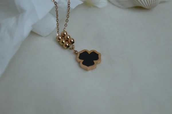 Black Flower Necklace 1