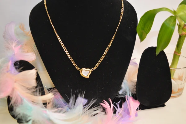 Heart with different chain