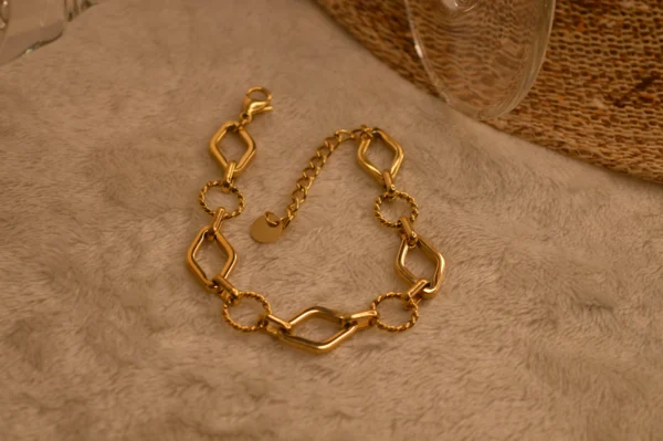 Multi Loop Chain Bracelet