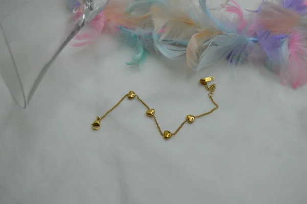 4 Hollow Hearts